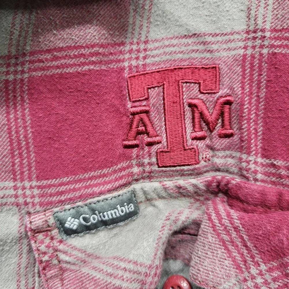 Texas A&M Aggies Men Button Up Shirt L Red‎ Logo Embroidery Columbia Flannel